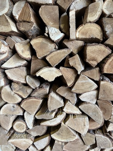 Premium kiln dried oak logs - premium,